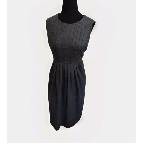 Banana Republic Dresses & Skirts - Banana Republic Women Wool Grey fitted sleeveless dress size 14